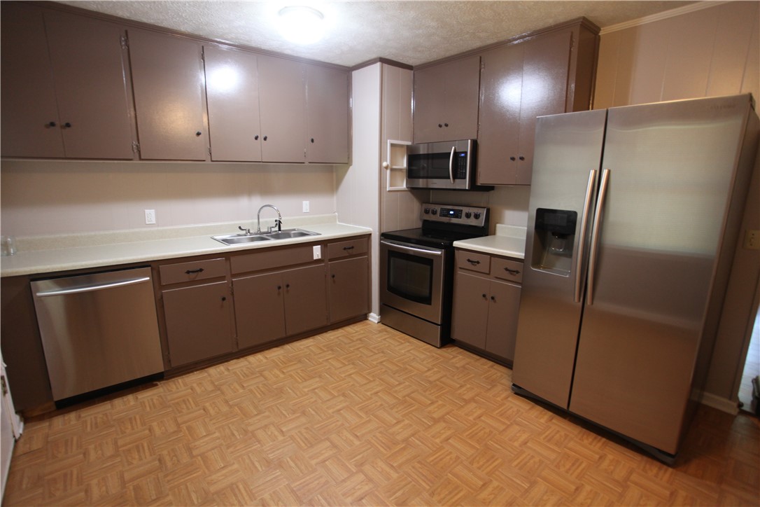 949/951 TISDALE Circle
