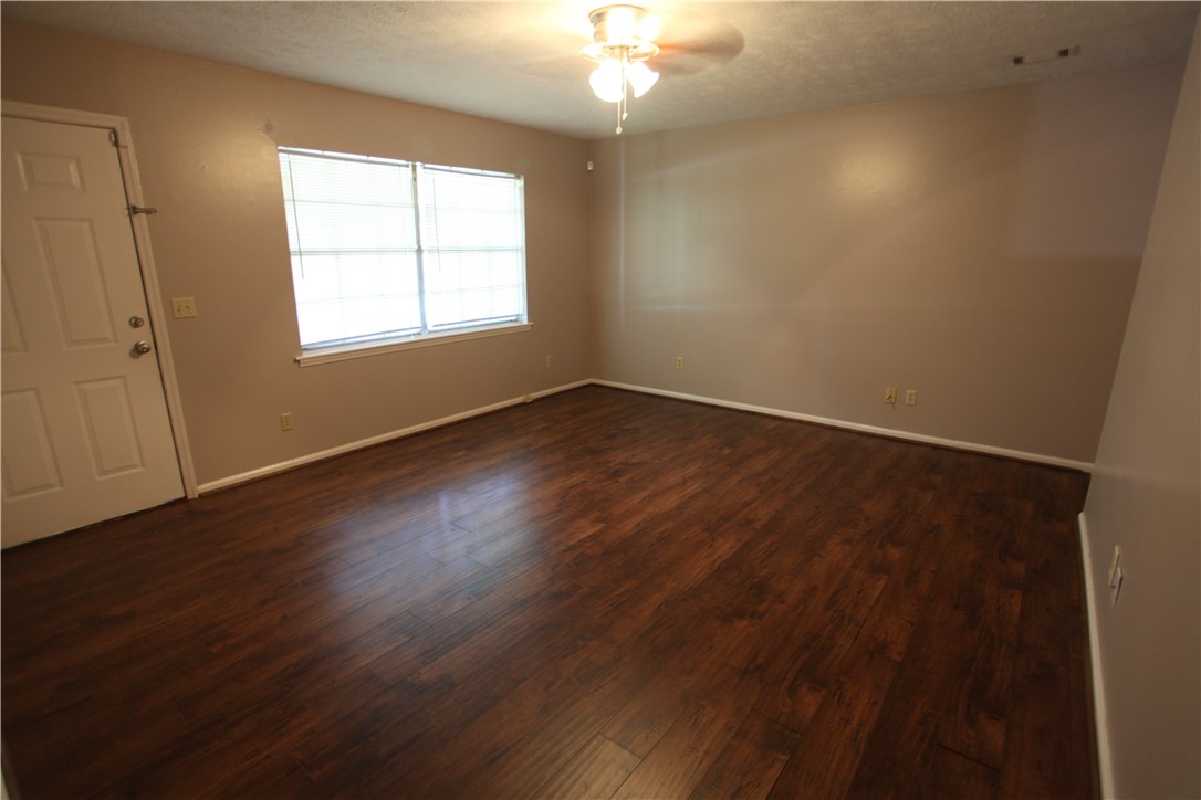 949/951 TISDALE Circle