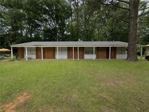 Photo of 949 TISDALE Circle, Auburn, AL 33680 (MLS # 180423)