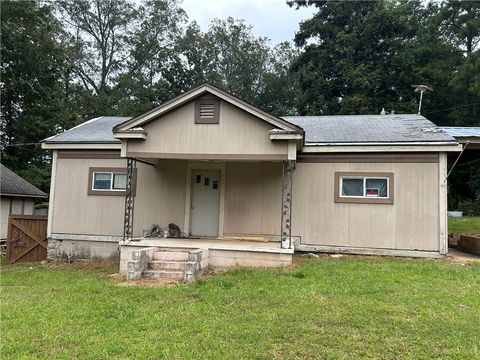 Photo of 2092 SANDERS Road, Alexander City, AL 35010 (MLS # 176582)