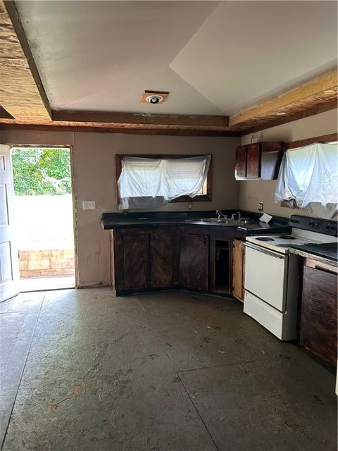 Photo of 2092 SANDERS Road, Alexander City, AL 35010 (MLS # 176582)