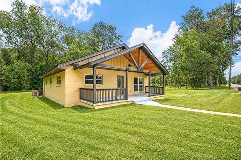 Photo of 923 W BRIDGE Street, Wetumpka, AL 36092 (MLS # 180183)