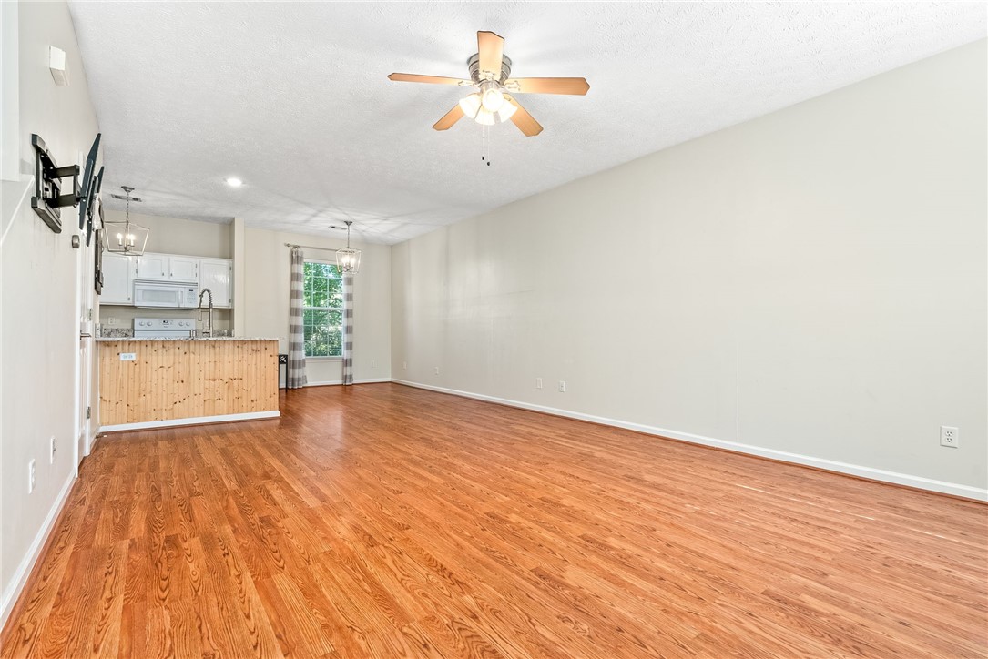 889 HARVARD Drive