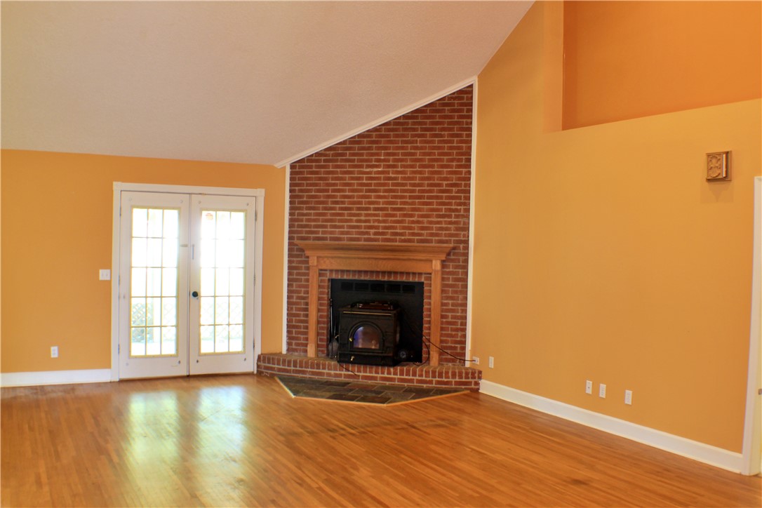 295 LEE ROAD 43