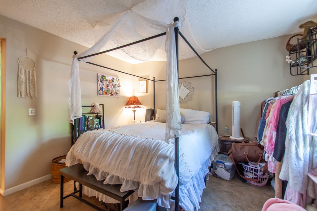 152 UNIVERSITY Drive D101