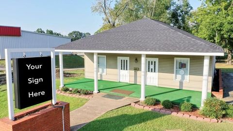 1811 S BROAD Avenue Lanett AL 36863