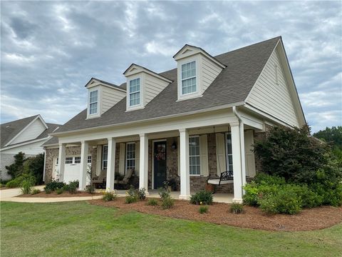 Photo of 2614 SPRING LAKES Crossing, Opelika, AL 36801 (MLS # 177692)