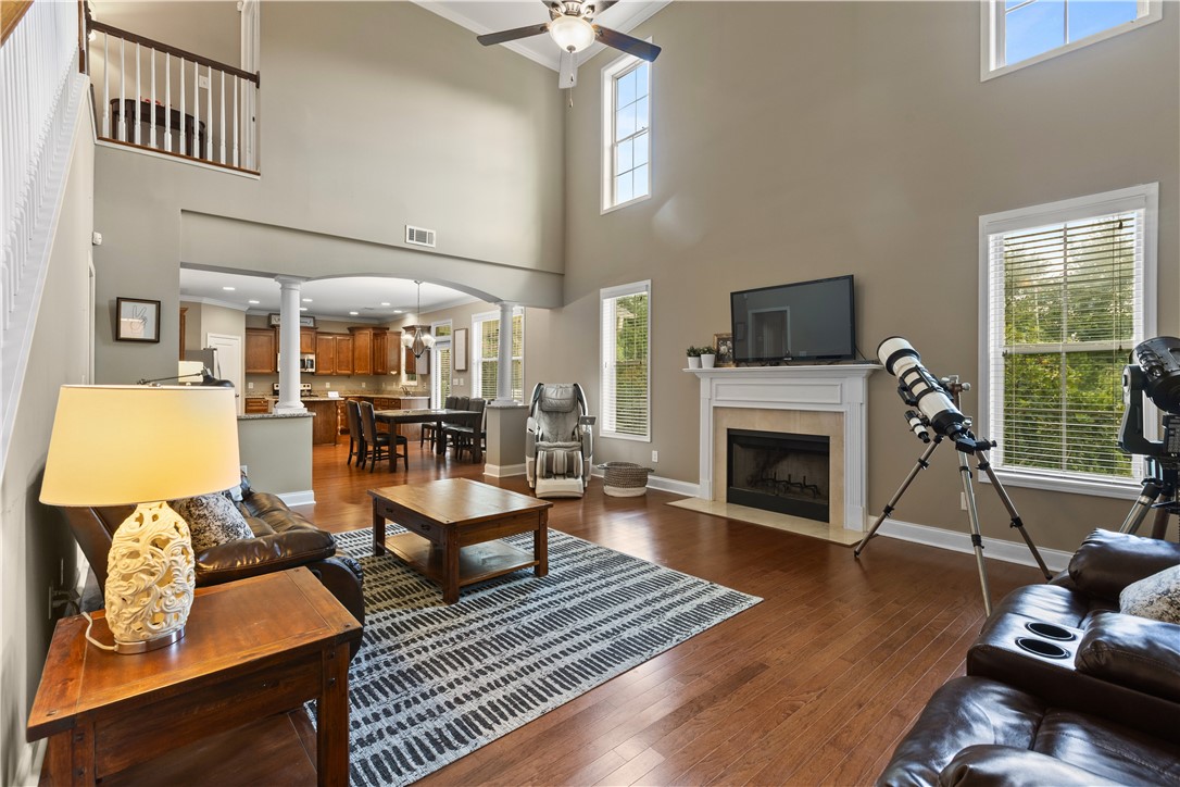 2070 AUTUMN RIDGE Way