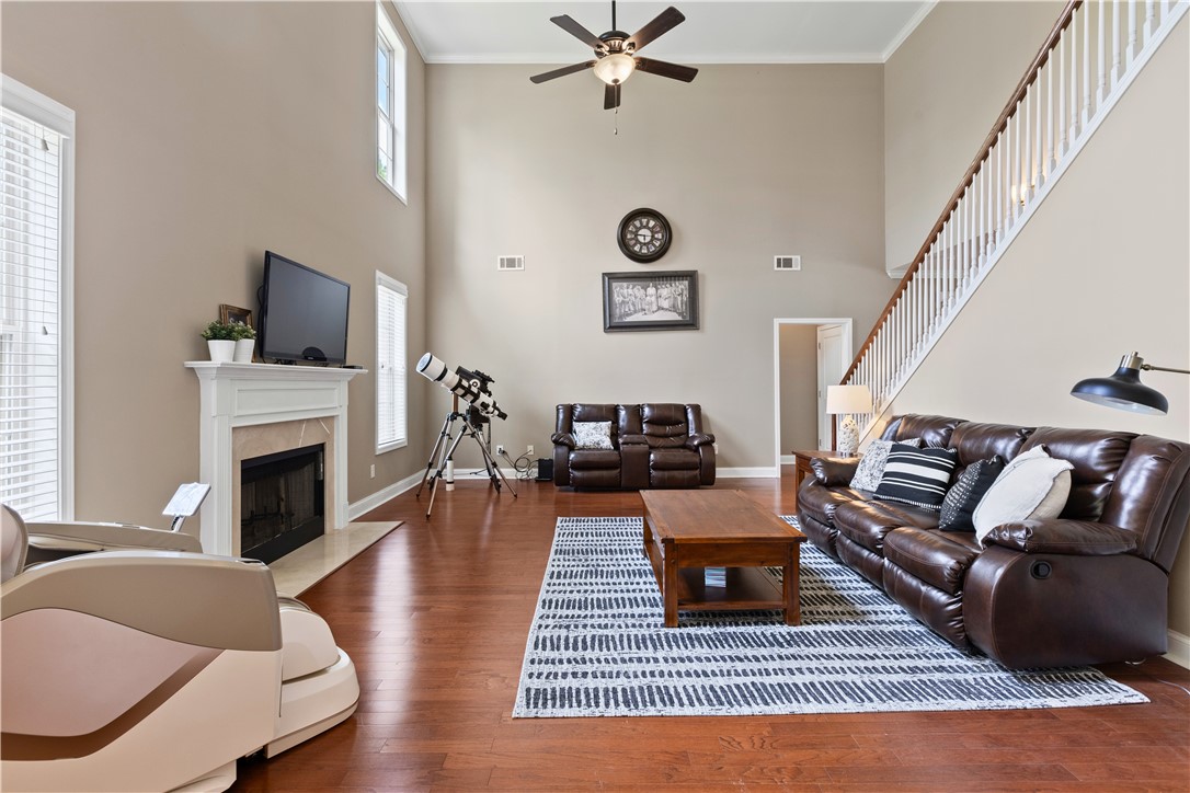 2070 AUTUMN RIDGE Way