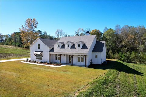 6001 HUNTERS HILL Lane Auburn AL 36830