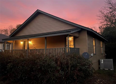 Photo of 244 N OAK Street, Dadeville, AL 36853 (MLS # 182431)