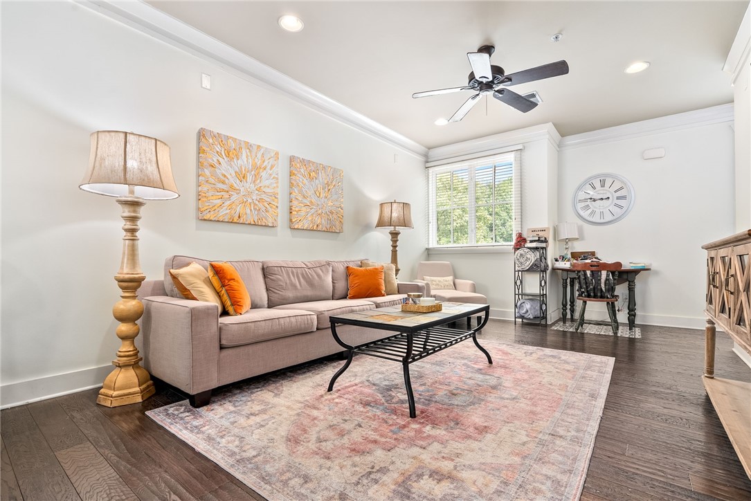 650 DEKALB Street 2215