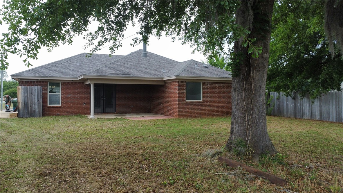1300 PONDCYPRESS Avenue