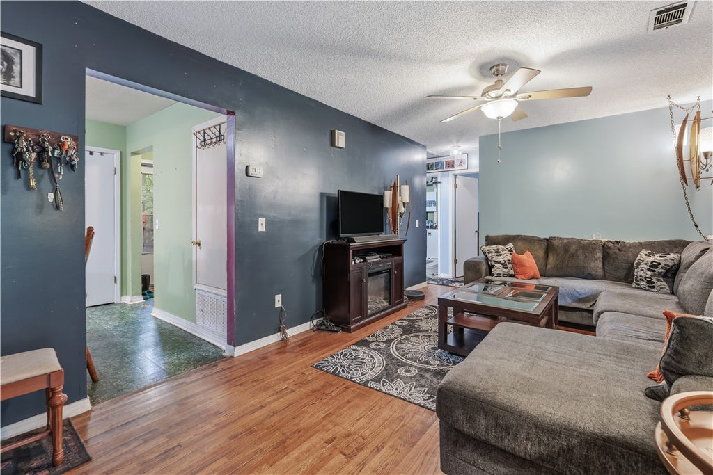 Photo of 91 LEE ROAD 862, Opelika, AL 36804 (MLS # 182509)