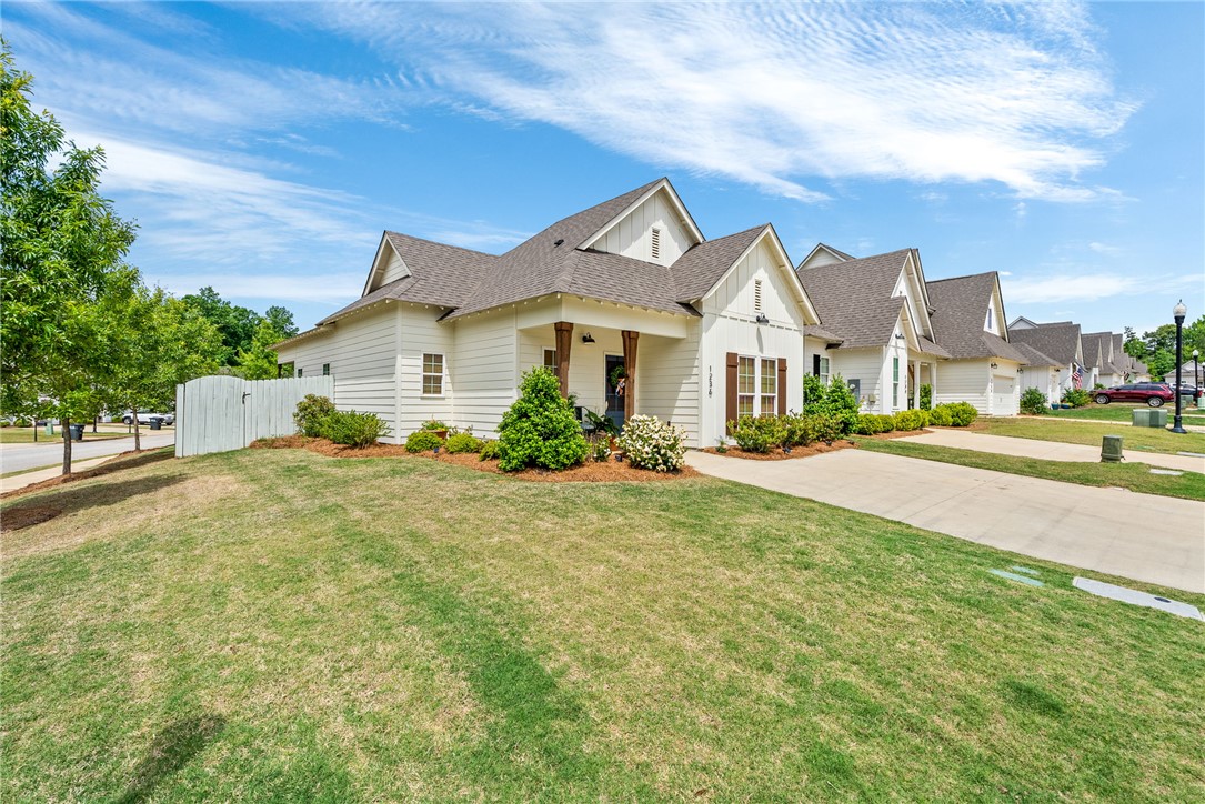 1236 FOX TAIL Lane