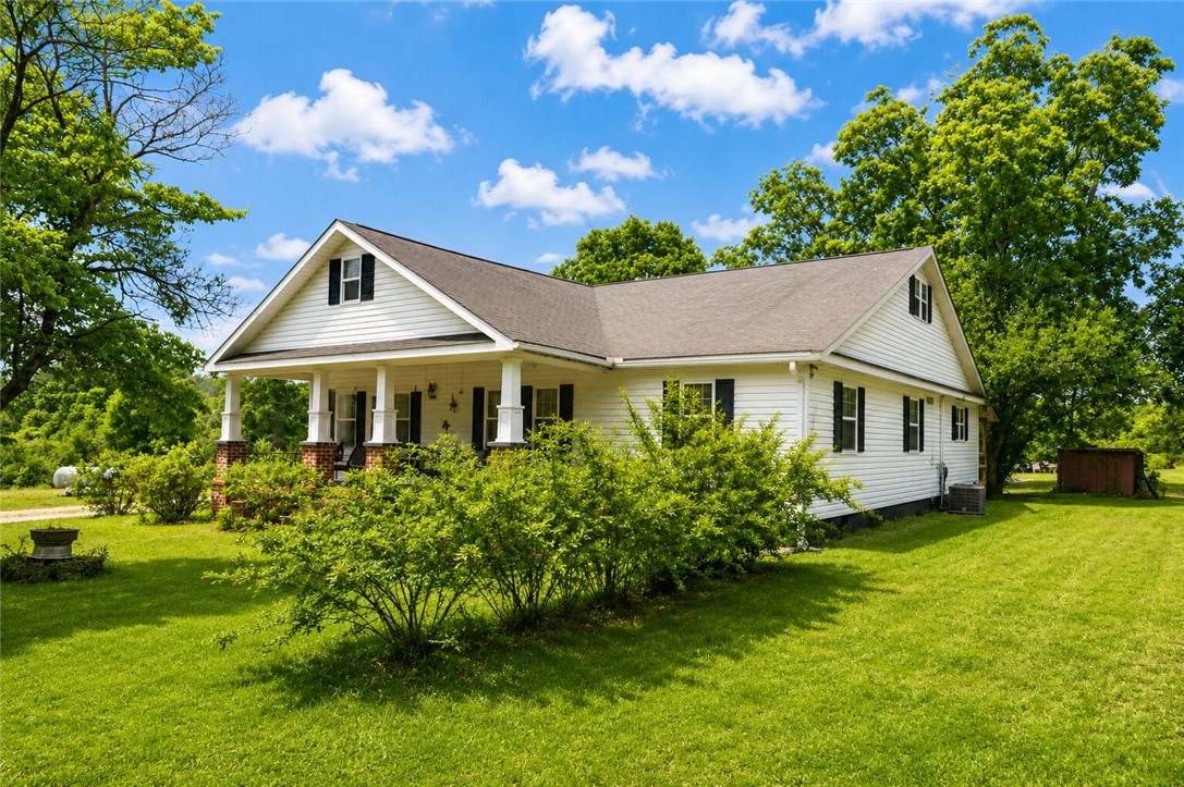 1075 LOWE Road