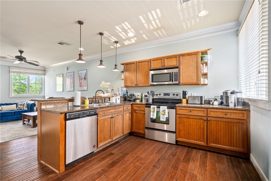 650 DEKALB Street 3222