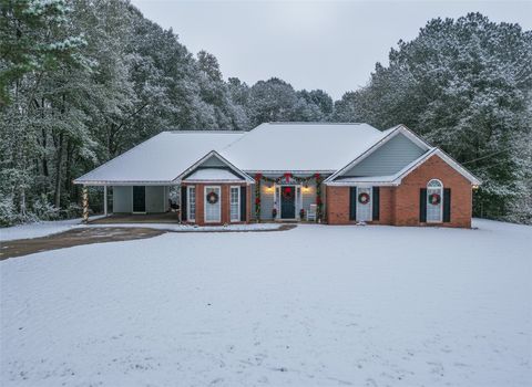 Photo of 423 LEE ROAD 2110, Salem, AL 36874 (MLS # 177177)