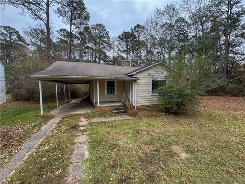 Photo of 702 BIBB Street, Tuskegee, AL 36088 (MLS # 177868)