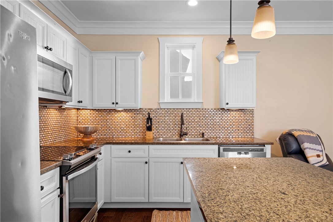 Auburn, Alabama 36830, United States, 3 Bedrooms Bedrooms, ,3 BathroomsBathrooms,Residential,Pending,93029