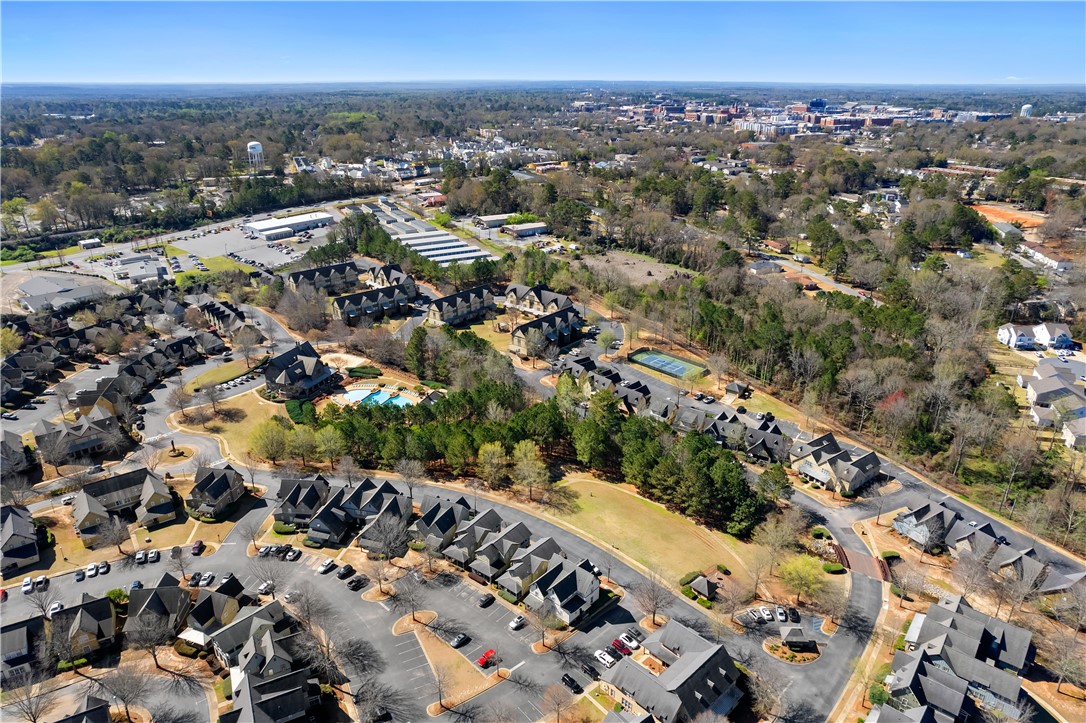 Auburn, Alabama 36830, United States, 3 Bedrooms Bedrooms, ,3 BathroomsBathrooms,Residential,Pending,93029