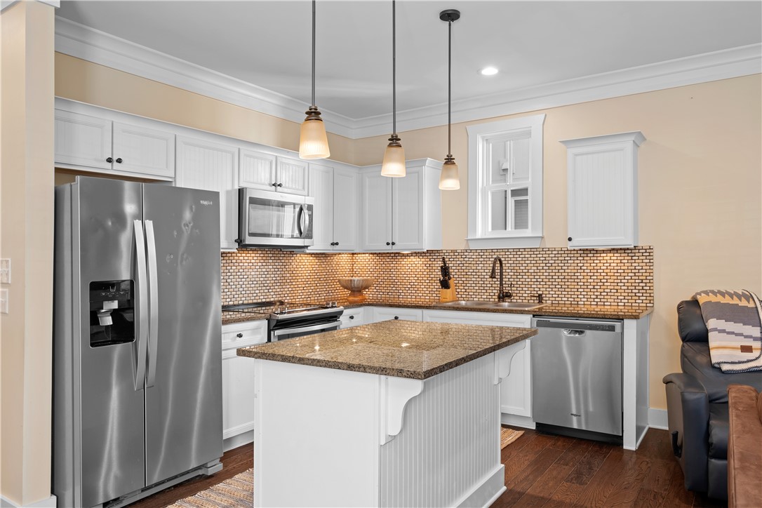 Auburn, Alabama 36830, United States, 3 Bedrooms Bedrooms, ,3 BathroomsBathrooms,Residential,Pending,93029