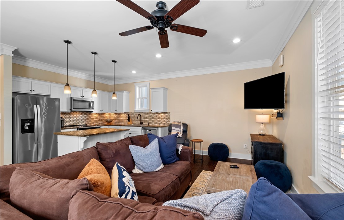 Auburn, Alabama 36830, United States, 3 Bedrooms Bedrooms, ,3 BathroomsBathrooms,Residential,Pending,93029