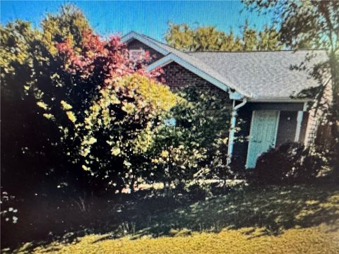 Photo of 529 MIMOSA Road, Phenix City, AL 36870 (MLS # 180267)