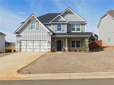 Photo of 1804 SOLAMERE Court, Auburn, AL 36832 (MLS # 180132)