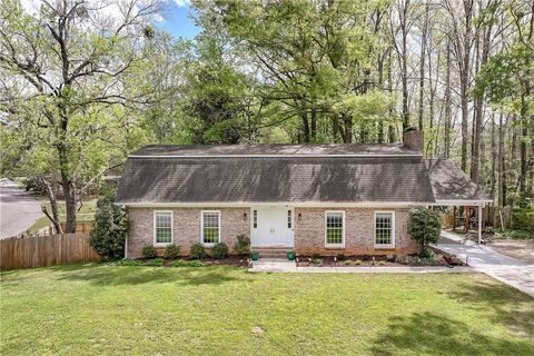 Photo of 1653 MILLBRANCH Drive, Auburn, AL 36832 (MLS # 179738)