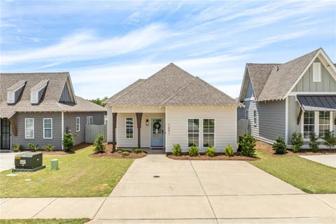 Photo of 1091 WOODLAND Circle, Opelika, AL 36801 (MLS # 181525)