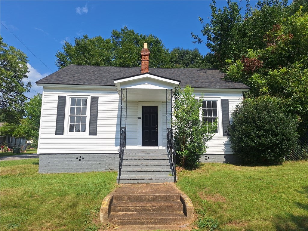 Photo of 212 S 5TH Avenue, Lanett, AL 36863 (MLS # 181932)