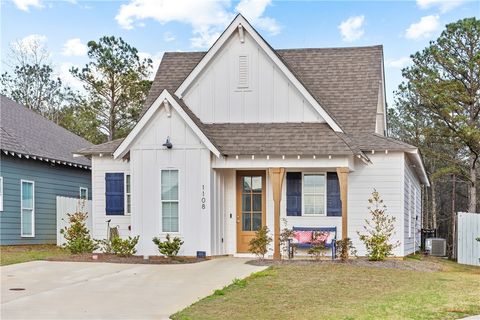Photo of 1108 WOODLAND Circle, Opelika, AL 36801 (MLS # 179332)