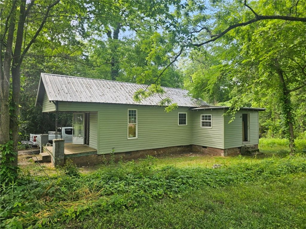 Photo of 204 S 1ST Place, Opelika, AL 36801 (MLS # 175335)