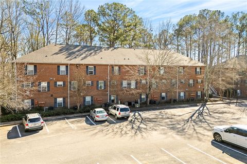 Photo of 148 E University Drive #B207, Auburn, AL 36832 (MLS # 178473)