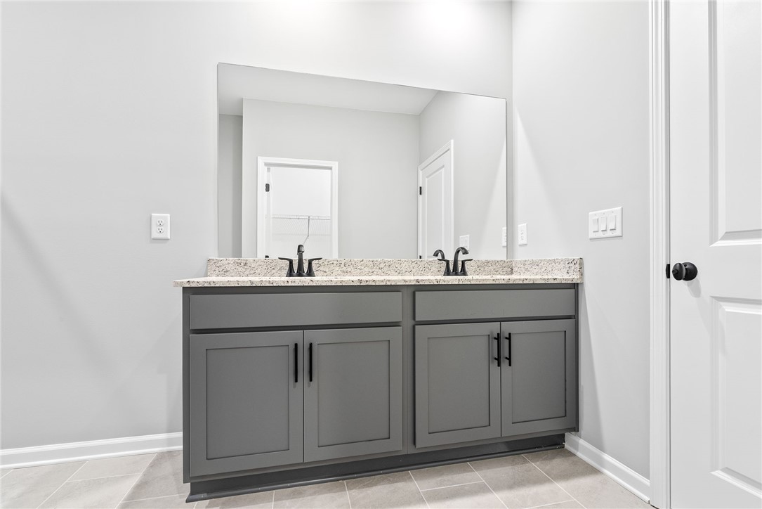 Auburn, Alabama 36801, United States, 3 Bedrooms Bedrooms, ,2 BathroomsBathrooms,Residential,Active,173208