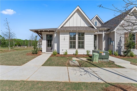 Photo of 107 SUMMER Street, Opelika, AL 36801 (MLS # 182856)