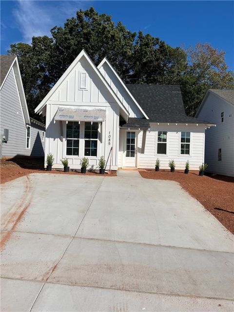 Photo of 128 WOODLAND Lane, Opelika, AL 36801 (MLS # 177309) Photo of 128 WOODLAND Lane, Opelika, AL 36801 (MLS # 177309)