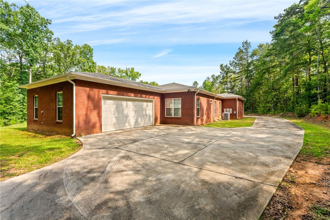 2706 RIDGE Road