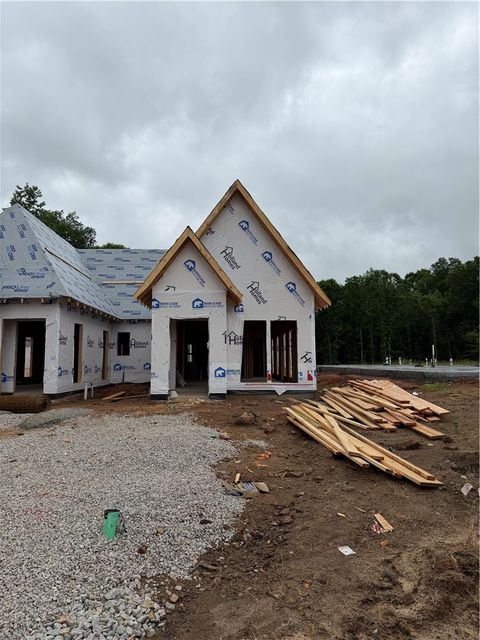Photo of 1042 HUNTERS Way, Opelika, AL 36801 (MLS # 179615)