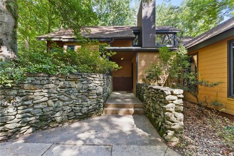 Photo of 711 OAK KNOLL Circle, Auburn, AL 36830 (MLS # 175794)