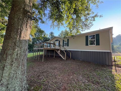 556 OLD MILLER FERRY Dadeville AL 36853