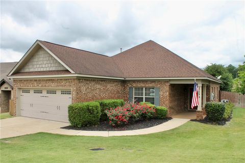 Photo of 2718 SOPHIA Way, Auburn, AL 36830 (MLS # 180246)