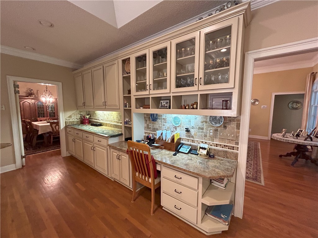 1894 HILLTON Court