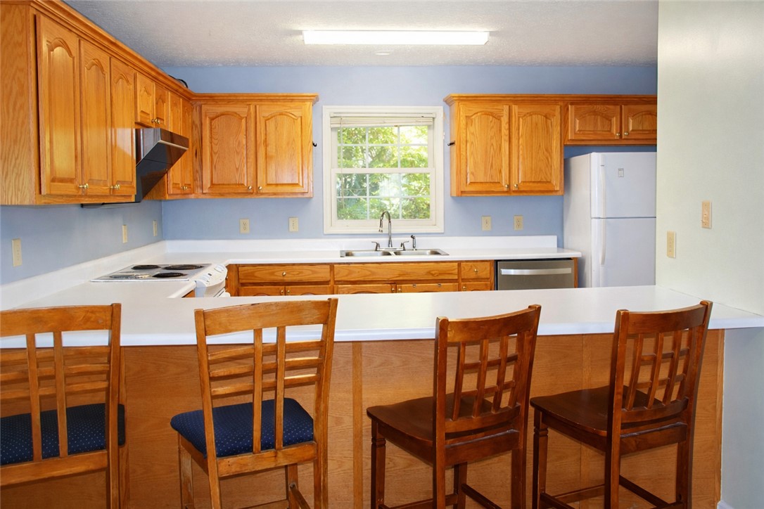 147 HARMON Drive i