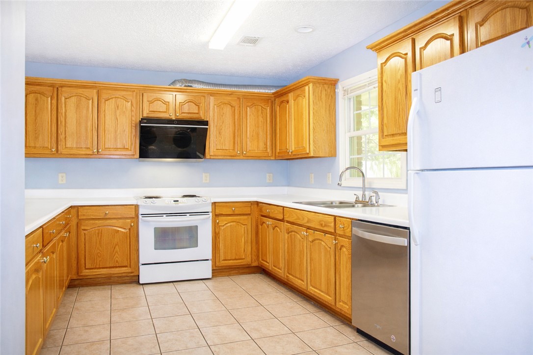 147 HARMON Drive i