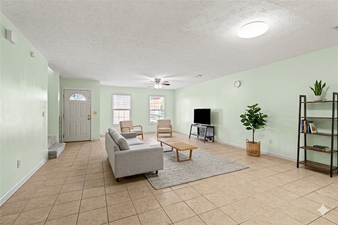 147 HARMON Drive i