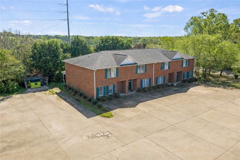 Photo of 147 HARMON Drive #i, Auburn, AL 36832 (MLS # 179720)