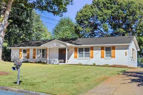 Photo of 2009 GLENWOOD Drive, Opelika, AL 36801 (MLS # 182251)