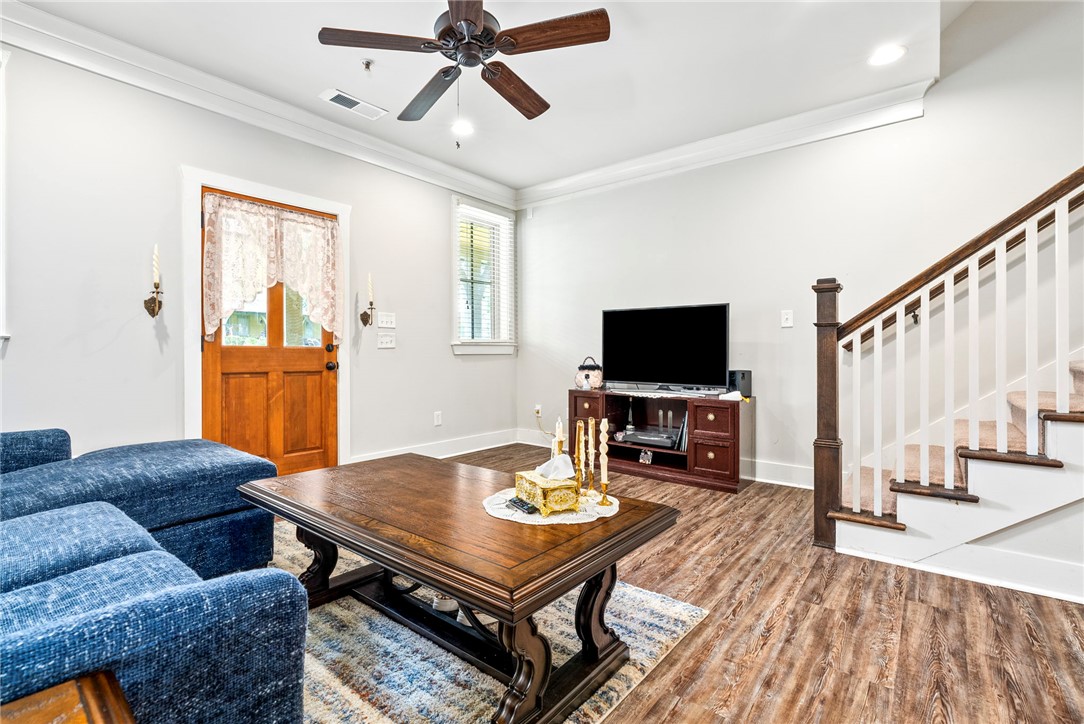 650 DEKALB Street 4302